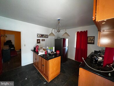 3917 Colborne Rd, Baltimore, MD 21229 - photo 4