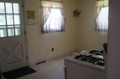 84 Scobie Pond Rd, Derry, NH 03038 - photo 7