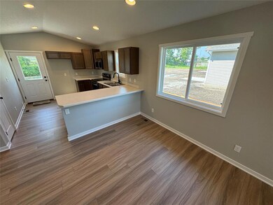 4512 SW 2nd St, Des Moines, IA 50315 - photo 7