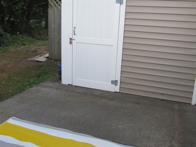 1025 S Mammoth Rd unit 4, Manchester, NH 03109 - photo 2