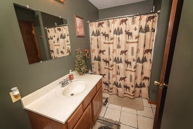 8925 E 1210th Rd, Effingham, IL 62401 - photo 2