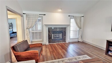 213 SW Tunbridge Dr, Bentonville, AR 72712 - photo 4