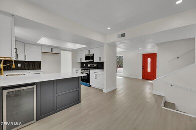 JessicaGarcia_3104_Vogue_082024 2-5