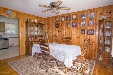 _RMJ1128.jpg dining room