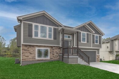 204 Elissa Dr, Raymore, MO 64083 - photo 2