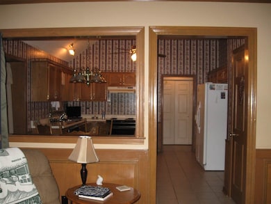 Looking into Eat-In Kitchen
