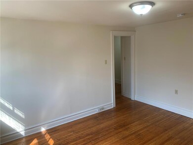 2403 W Allen St unit 3rd Fl, Allentown, PA 18104 - photo 4