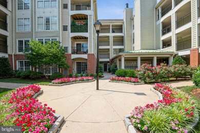 Quaker Hill Community unit 406, Alexandria, VA 22314 - photo 2