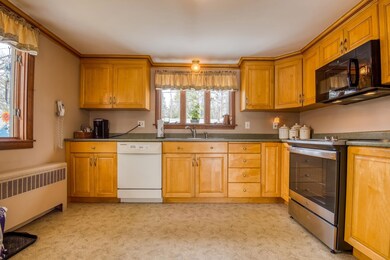 17 Prospect St, Whitefield, NH 03598 - photo 6