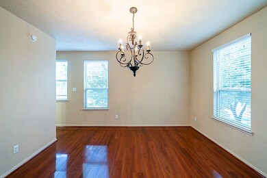 3304 Masters Point Dr, Houston, TX 77091 - photo 5