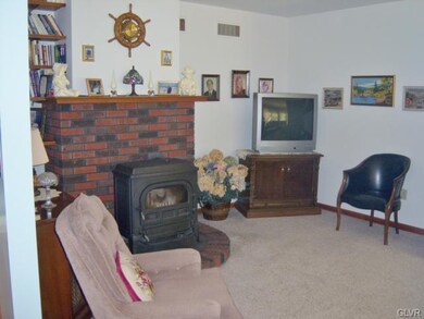 109 Lenape Trail, Mount Bethel, PA 18343 - photo 5