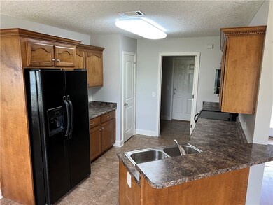 225 Victorian Lake Dr, Brunswick, GA 31525 - photo 4