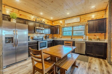 2043 Eagle Feather Dr, Sevierville, TN 37876 - photo 6