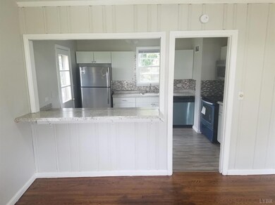 762 Crestwood Cir, Lynchburg, VA 24502 - photo 4