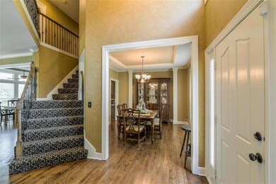 Open foyer with access to dining room