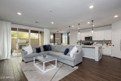 20210511232914671165000000-o