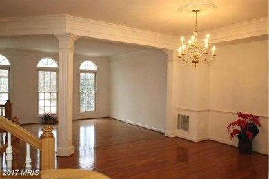 9927 Trosby Ct, Vienna, VA 22181 - photo 6