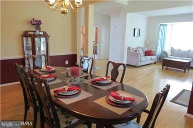 17075 Anns Brook Ct, Woodbridge, VA 22191 - photo 4