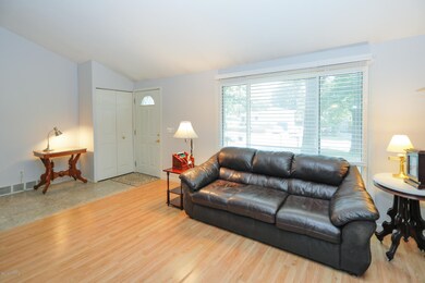 6126 Peachtree-105