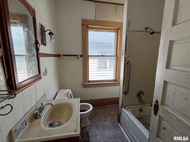 1208 Glenhurst Ct, Rock Island, IL 61201 - photo 7