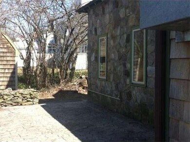 722 E Merrimack St, Lowell, MA 01852 - photo 2