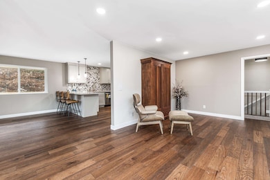 2425 Green St, Dubuque, IA 52001 - photo 5