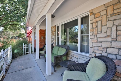 6829 Springcrest Cir, Cincinnati, OH 45243 - photo 3