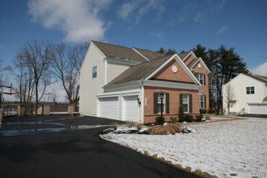 6669 Trafalgar Dr, Macungie, PA 18062 - photo 2