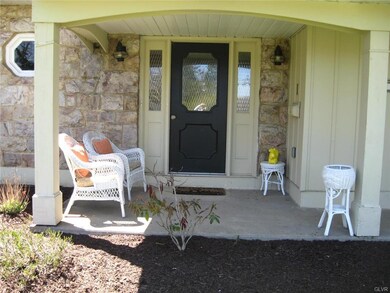 31 Applewood Dr, Easton, PA 18045 - photo 2