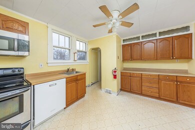 437 E Barber Ave, Woodbury, NJ 08096 - photo 7