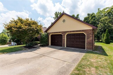 4617 Shadyview Dr, Floyds Knobs, IN 47119 - photo 2