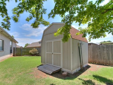 1905 NE 7th Cir, Moore, OK 73160 - photo 6