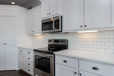 4751 Lakecrest Dr, Shawnee, KS 66218 - photo 7