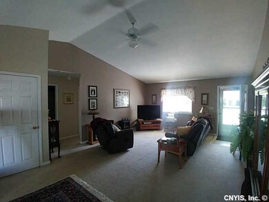 433 North St unit 435, Chittenango, NY 13037 - photo 2