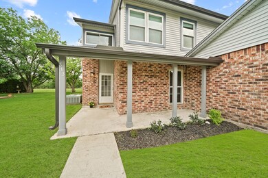 313 E Castle Harbour Dr, Friendswood, TX 77546 - photo 3