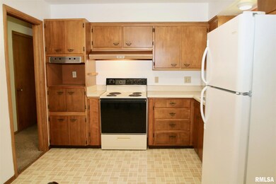 47 Parklane Cir, Bettendorf, IA 52722 - photo 7