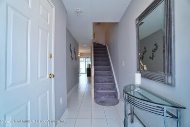 70 Seagate Foyer