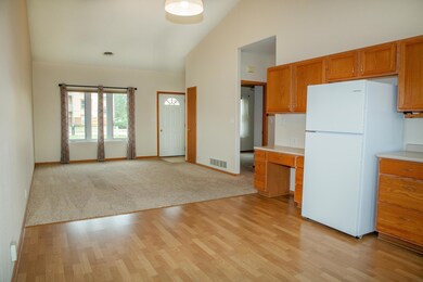 1908 W 18th St unit 3, Cedar Falls, IA 50613 - photo 5