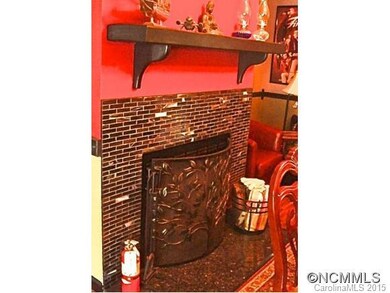 67 W Chapel Rd, Asheville, NC 28803 - photo 6