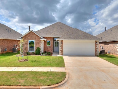 14029 Giverny Ln, Yukon, OK 73099 - photo 2