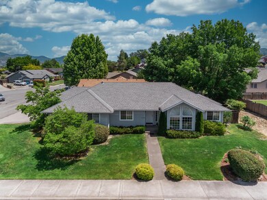 1819 W Harbeck Rd, Grants Pass, OR 97527 - photo 2