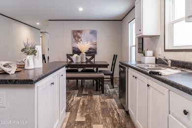 533 Pope Rd, Rose Hill, NC 28458 - photo 4