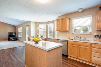 Kitchen/Eating Space