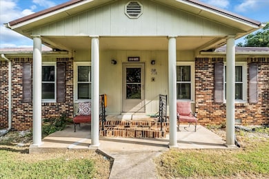 208 Tammy Dr, Decherd, TN 37324 - photo 2