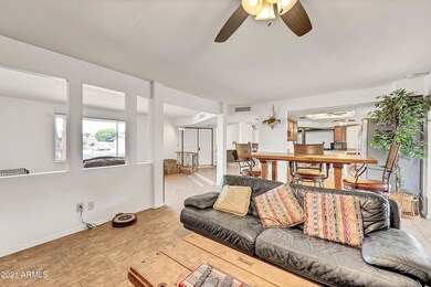 910 E 10th Pl-16