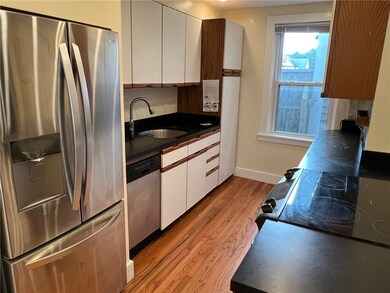 27 Potter St unit 2, Newport, RI 02840 - photo 4