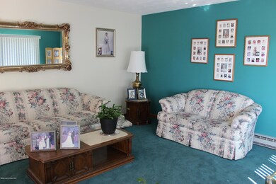 112 Laurel Ln, Taylor, PA 18517 - photo 7