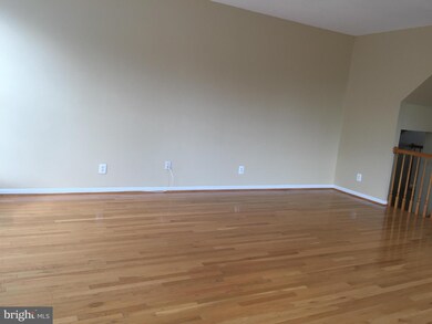 2519 James Monroe Cir, Herndon, VA 20171 - photo 2