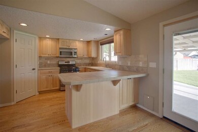 331 S Valley Dr, Nampa, ID 83686 - photo 6