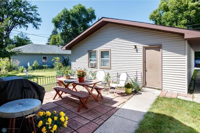 1015 4th Ave S, Fargo, ND 58103 - photo 3